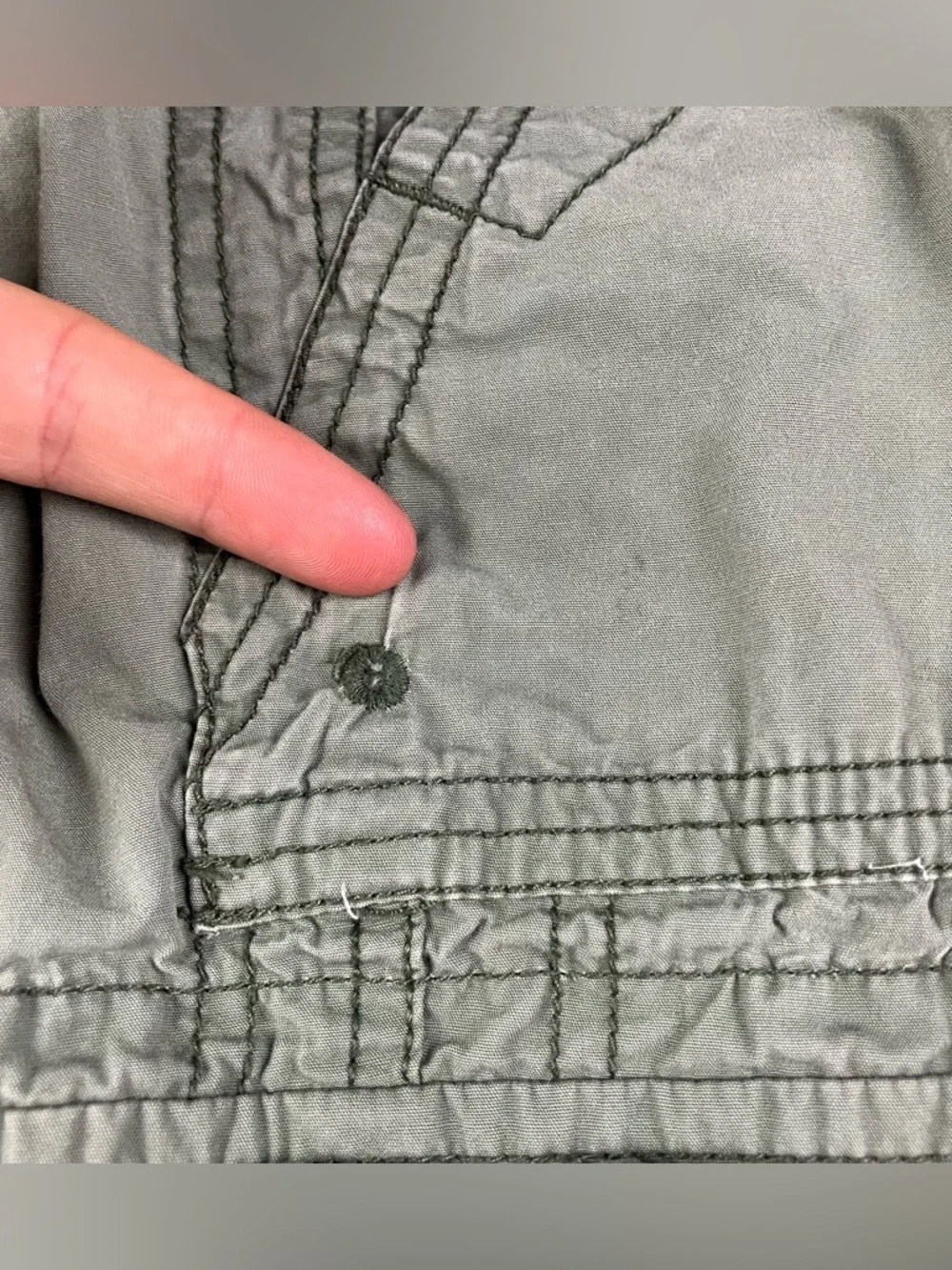 Y2K Aeropostale Women’s Cargo Capri Pants Size 11/12? Green Embroidered Flowers - Picture 9 of 14
